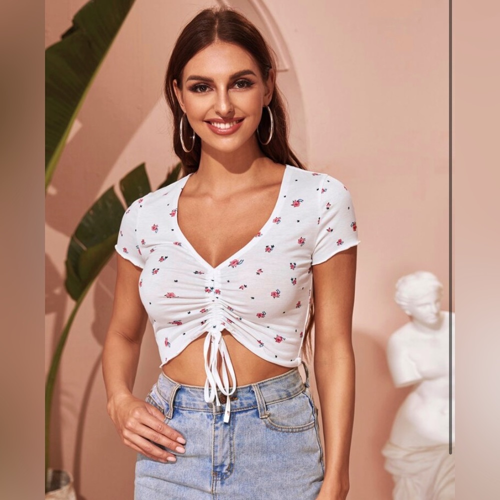 SHEIN Medium Drawstring Knot Front Floral Print Crop Top